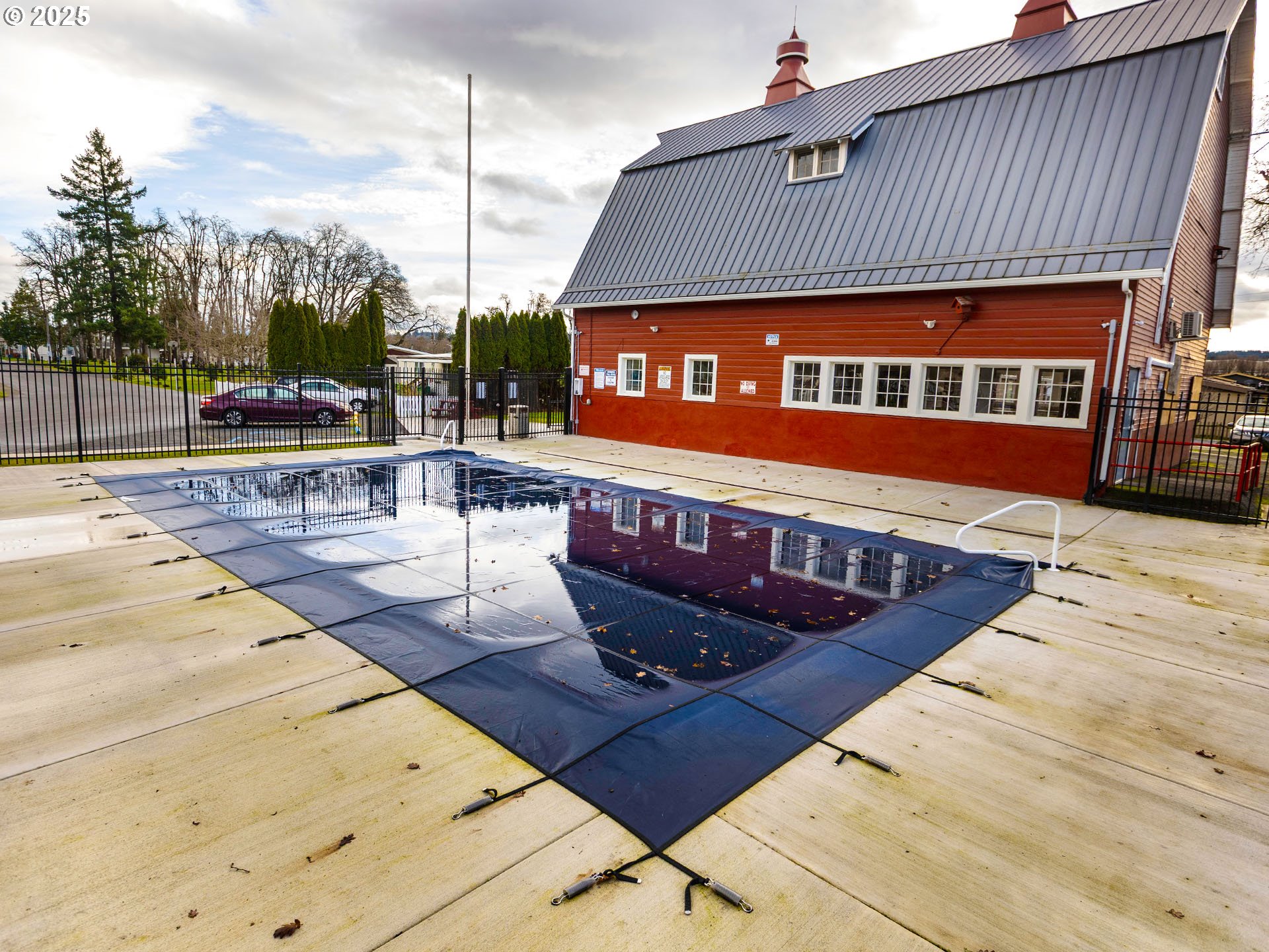 10701 Southeast Highway 212, Unit 13 Clackamas, OR 97015 - Photo 26 of 26 a view of a terrace with sitting area