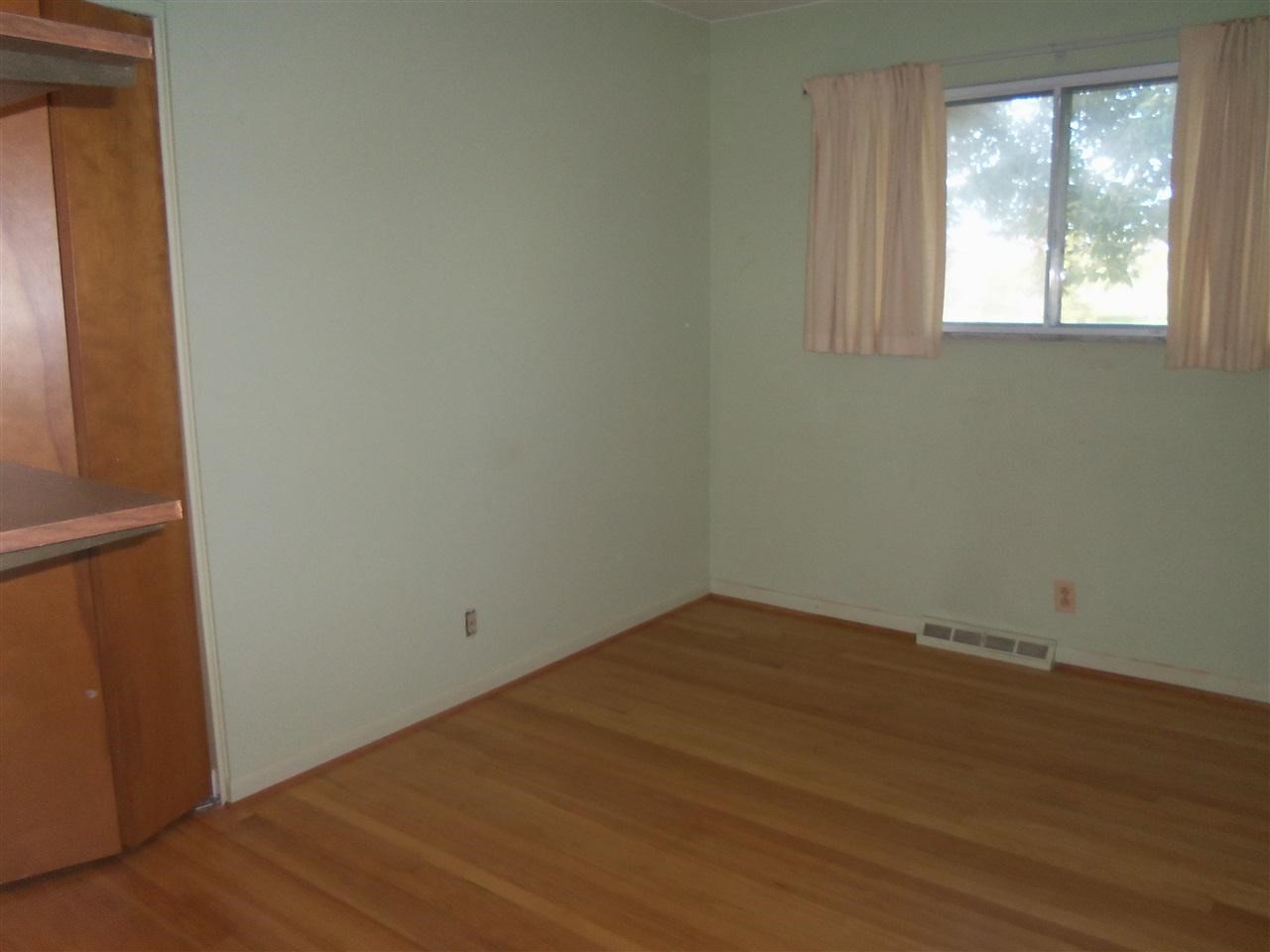 9404 East Potter Road Davison, MI 48423 - Photo 13 of 22 21523219-12.JPG