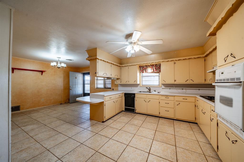 1105 County Road 345 Rotan, TX 79546 - Photo 8 of 21