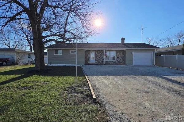 $185,500 | 604 East Main Street, Coffeen, IL 62017