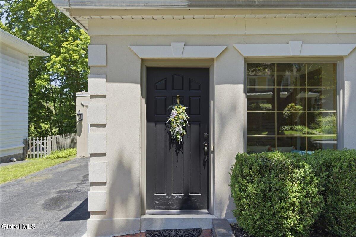 11 Freeman Road Albany, NY 12208 - Photo 4 of 34 4) 72433-6a24b2bbdf936