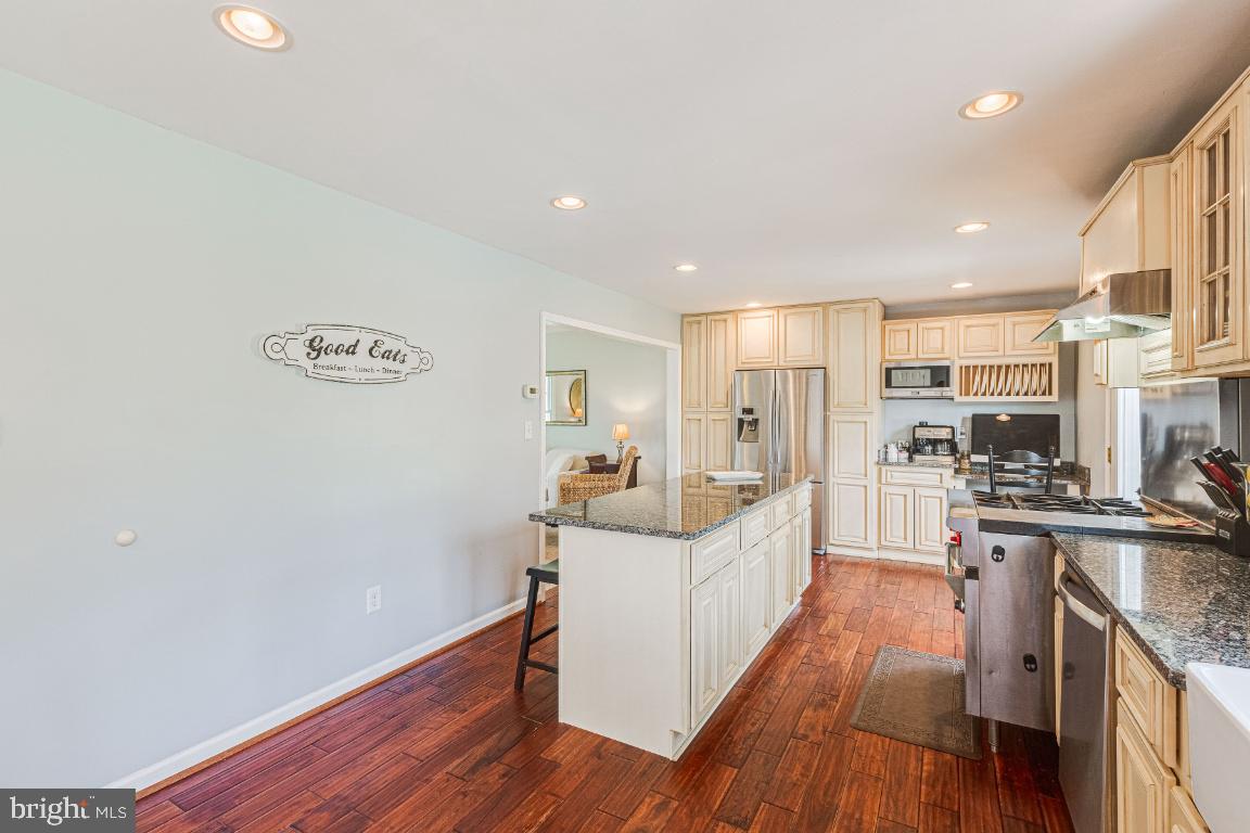 9119 Rockefeller Lane Springfield, VA 22153 - Photo 11 of 41