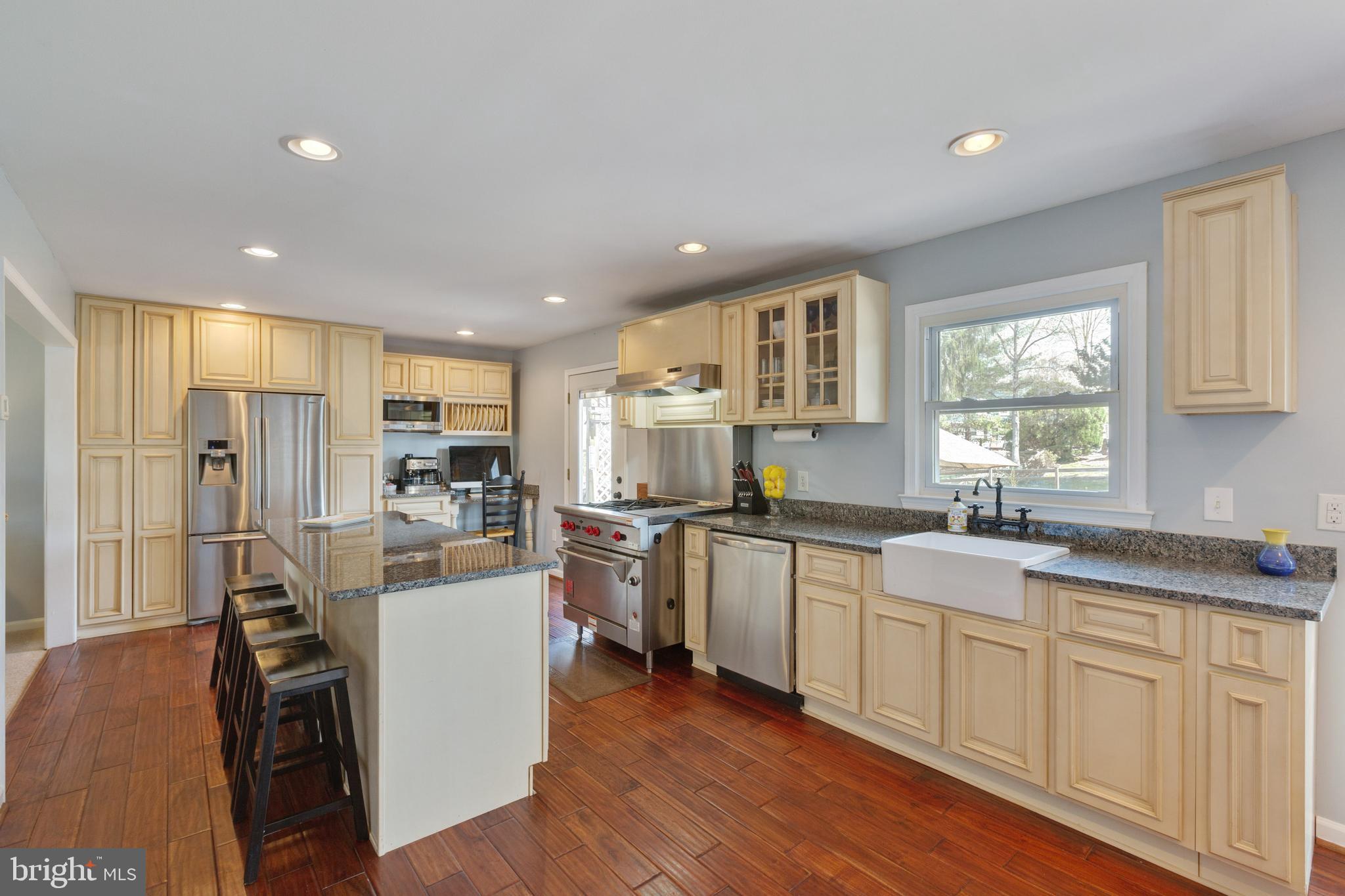 9119 Rockefeller Lane Springfield, VA 22153 - Photo 8 of 41