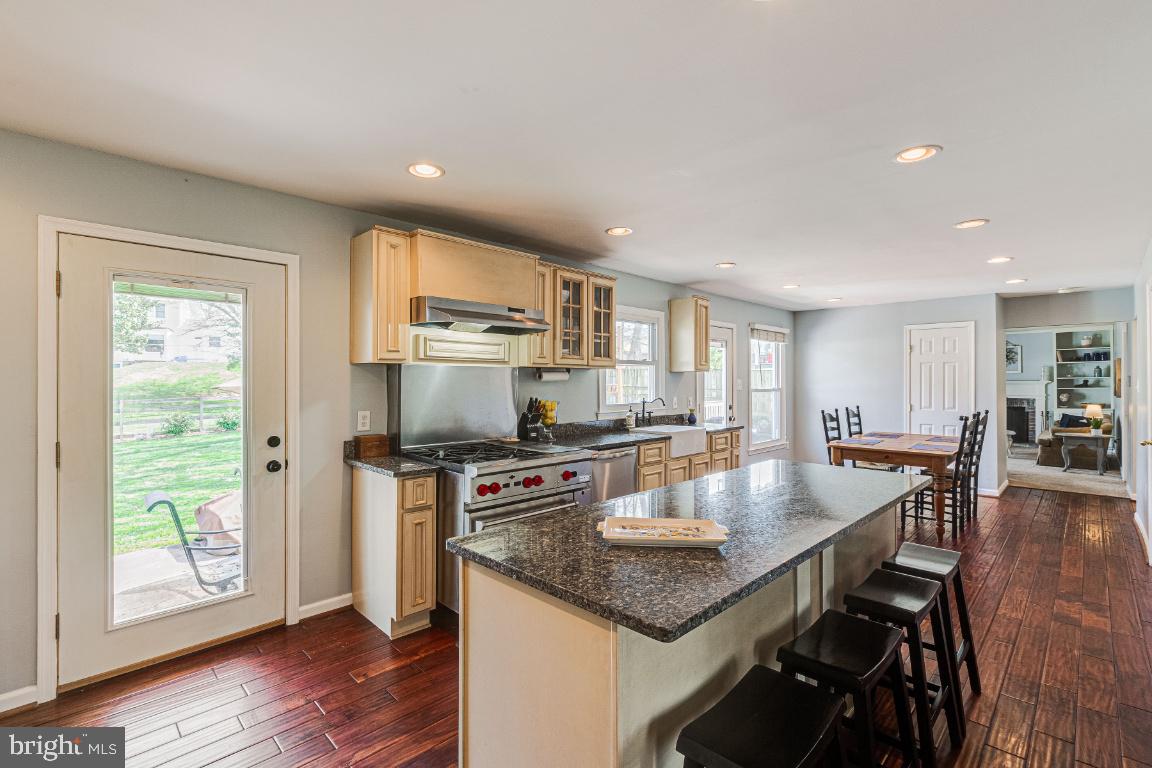 9119 Rockefeller Lane Springfield, VA 22153 - Photo 9 of 41