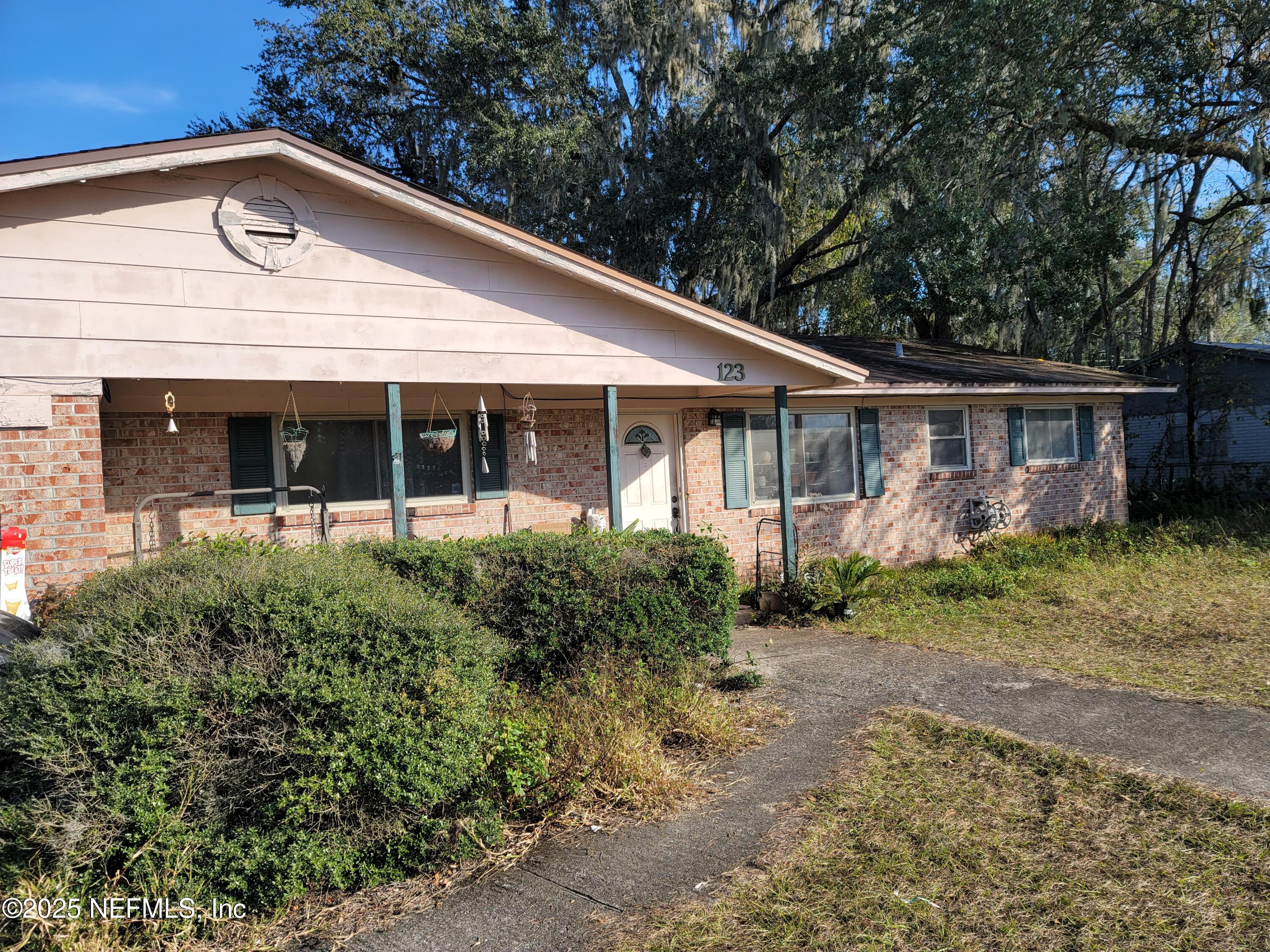 123 Mellon Road Palatka, FL 32177 - Photo 1 of 20 Front