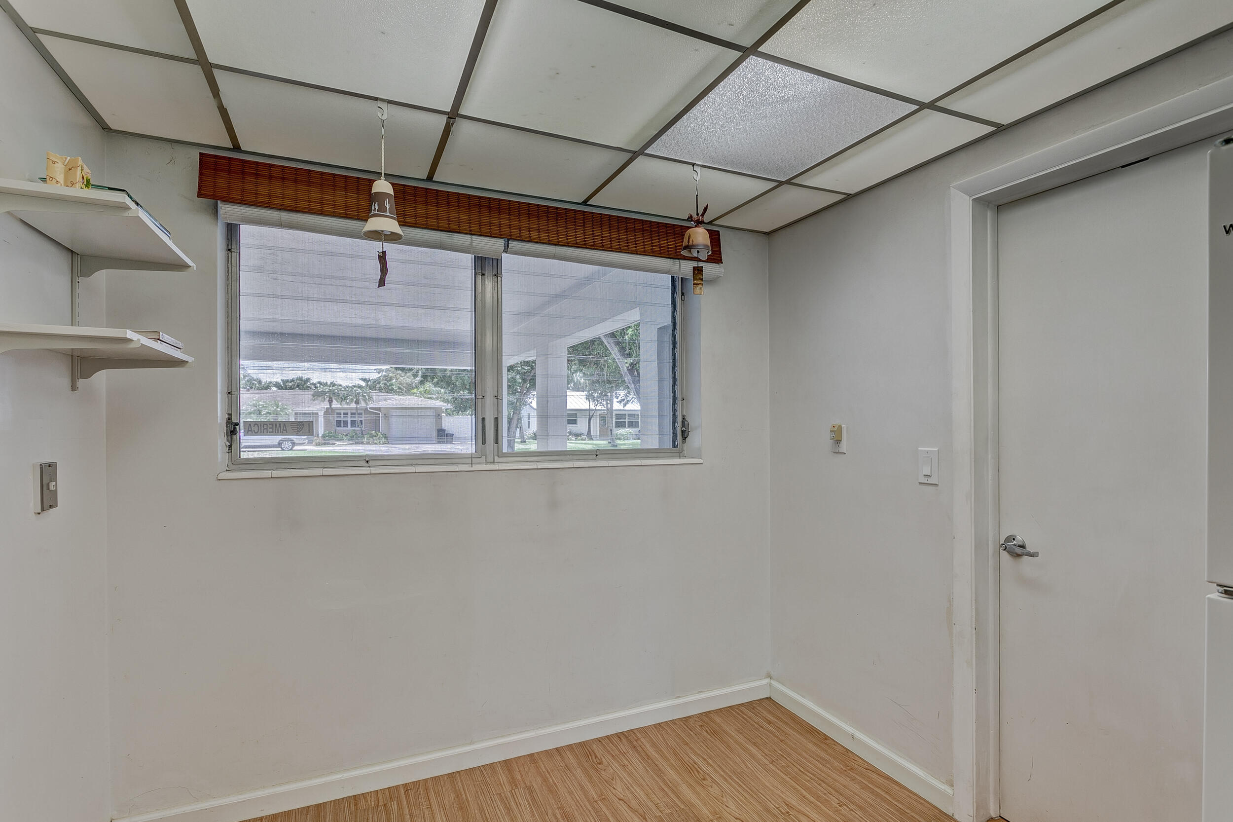 501 Inlet Road North Palm Beach, FL 33408 - Photo 19 of 58 a view of empty room with wooden floor