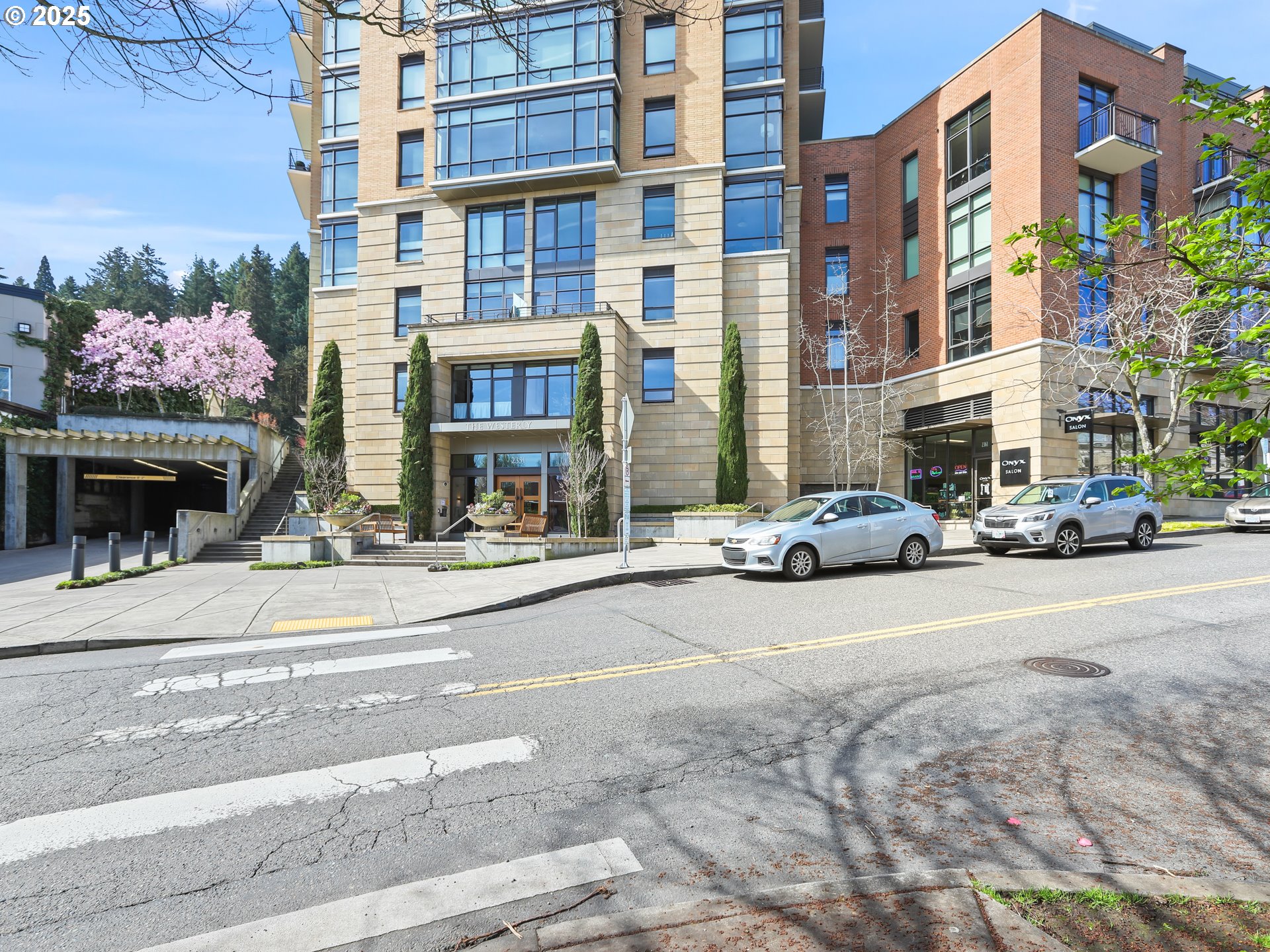 2351 Northwest Westover Road, Unit 1002 Portland, OR 97210 - Photo 2 of 48 Gallery Image 2