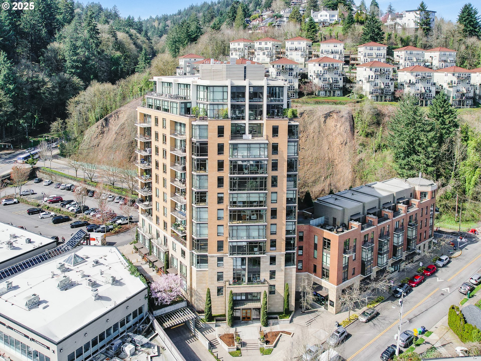 2351 Northwest Westover Road, Unit 1002 Portland, OR 97210 - Photo 3 of 48 Gallery Image 3