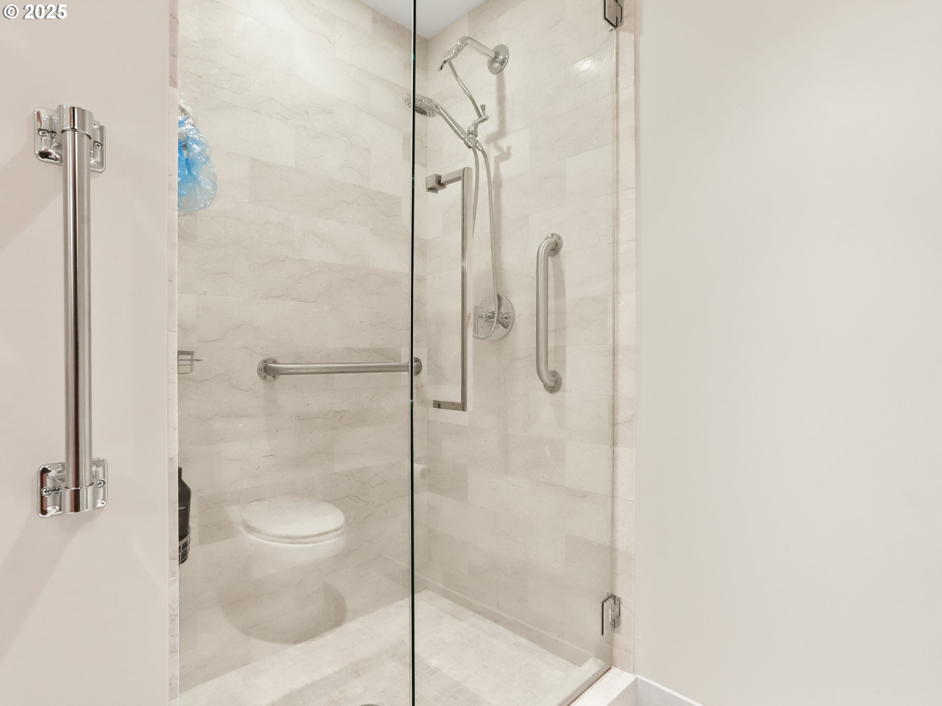 2351 Northwest Westover Road, Unit 1002 Portland, OR 97210 - Photo 34 of 48 Gallery Image 34