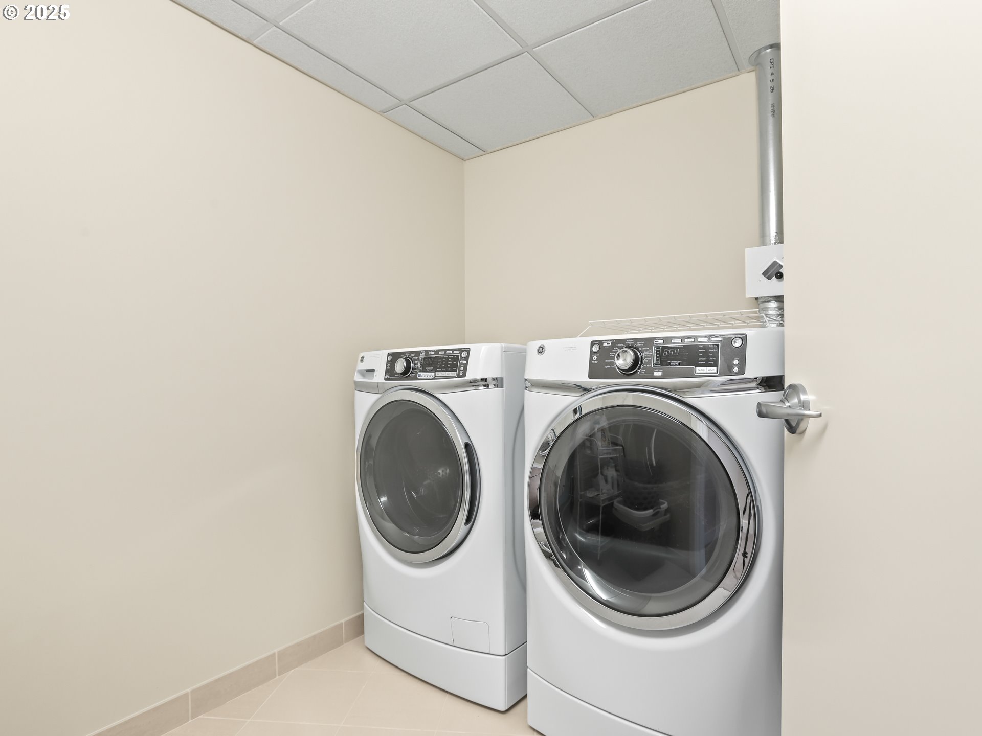 2351 Northwest Westover Road, Unit 1002 Portland, OR 97210 - Photo 36 of 48 Gallery Image 36