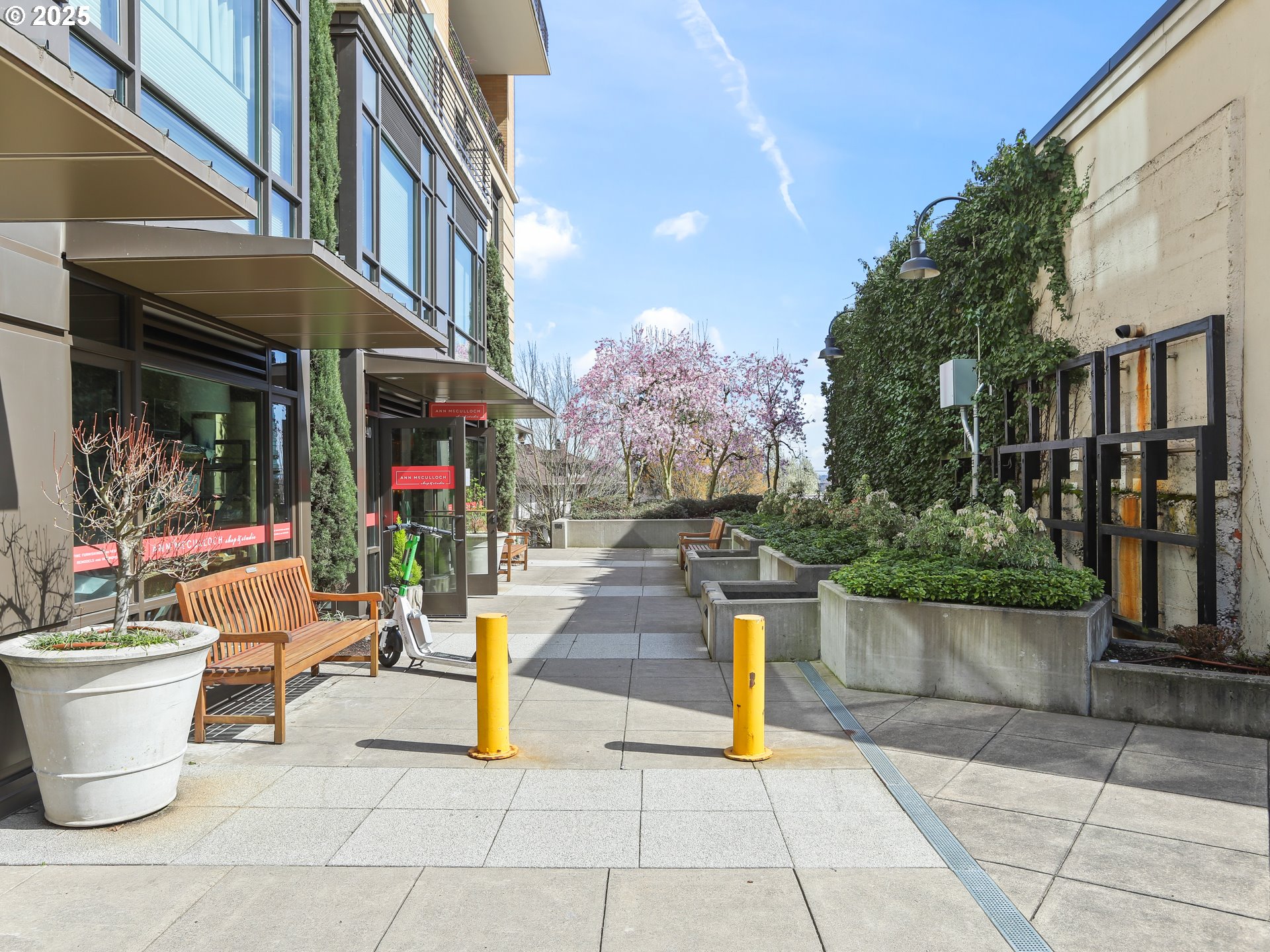 2351 Northwest Westover Road, Unit 1002 Portland, OR 97210 - Photo 47 of 48 Gallery Image 47