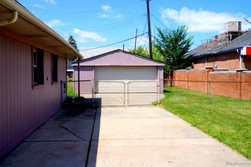 15125 Inkster Road Livonia, MI 48154 - Photo 8 of 11
