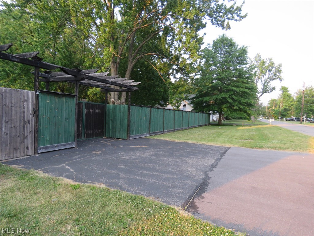 10451 Lagrange Road Elyria, OH 44035 - Photo 2 of 21 lprivacy fenced yard.