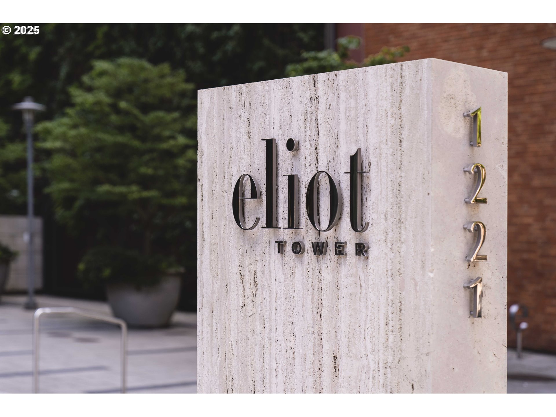 1221 Southwest 10th Avenue, Unit 1510 Portland, OR 97205 - Photo 2 of 38