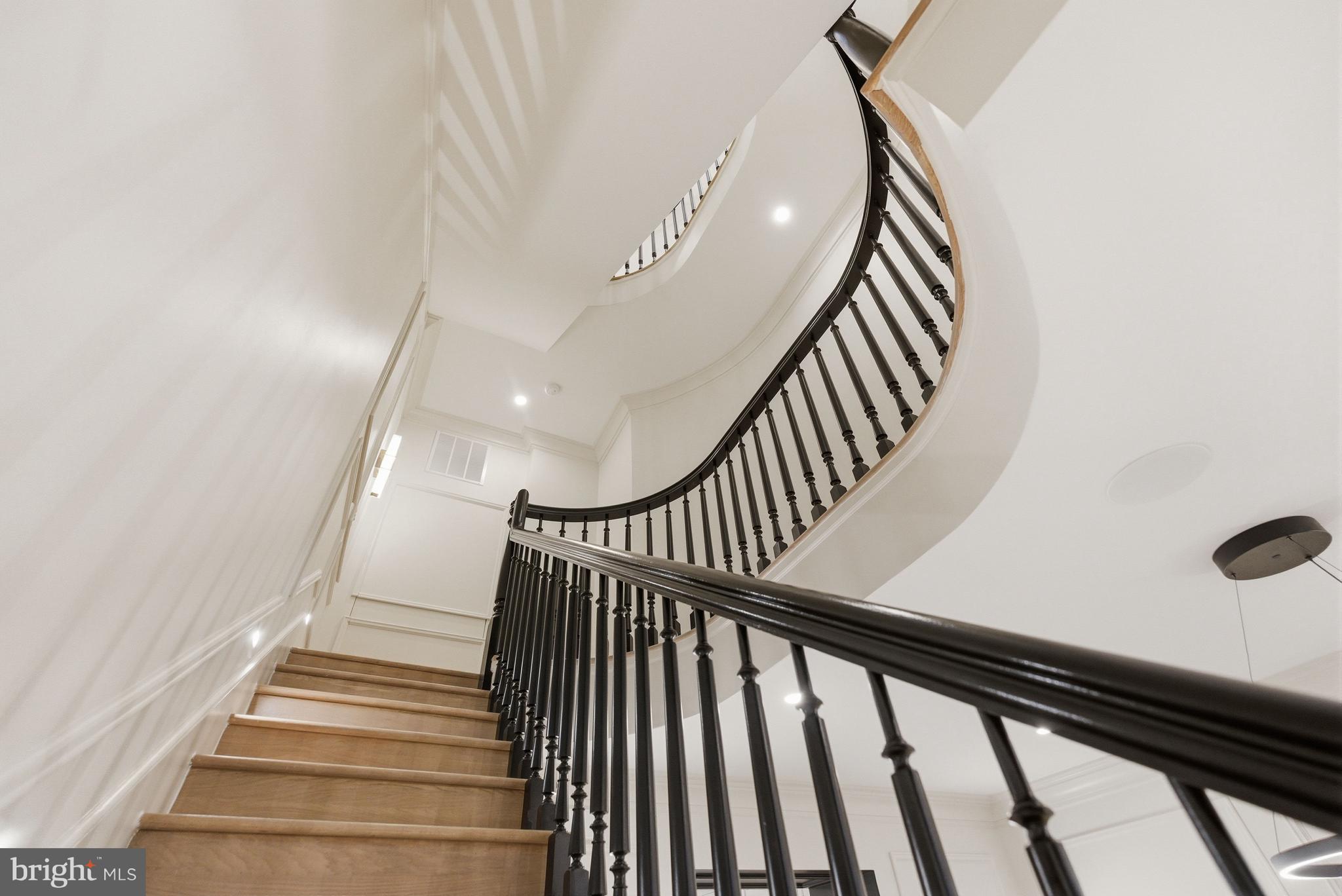 1816 Belmont Road Northwest Washington, DC 20009 - Photo 20 of 62