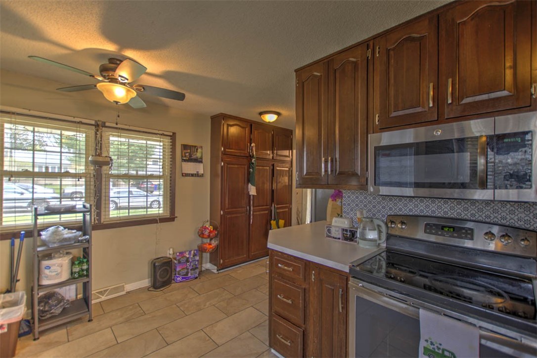 4150 North Sunderland Drive Decatur, IL 62526 - Photo 14 of 28