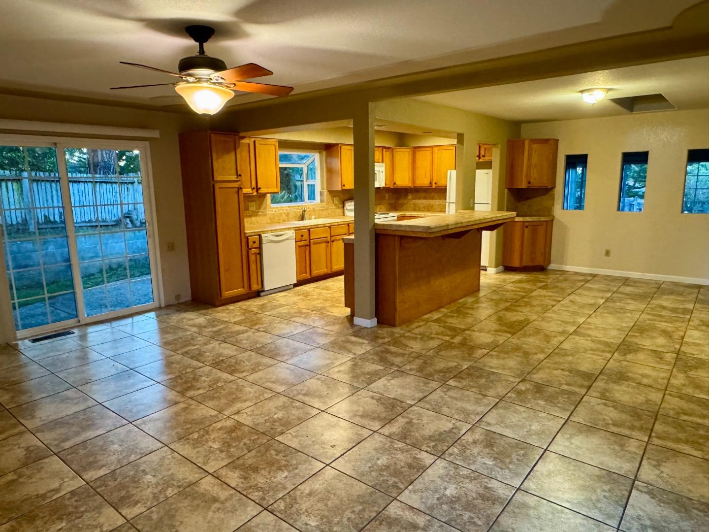 9810 Rye Street Salinas, CA 93907 - Photo 4 of 9