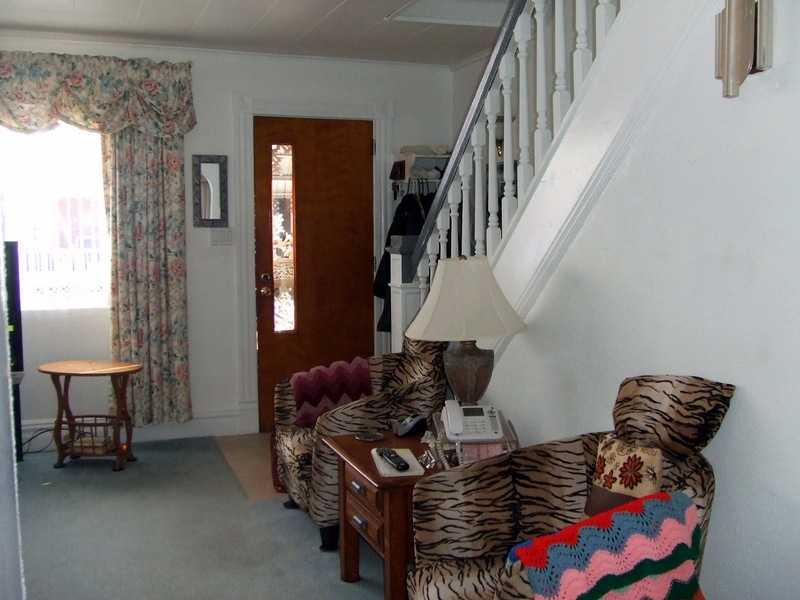 308 Mitchell Avenue Butler, PA 16001 - Photo 5 of 25 Living Room.