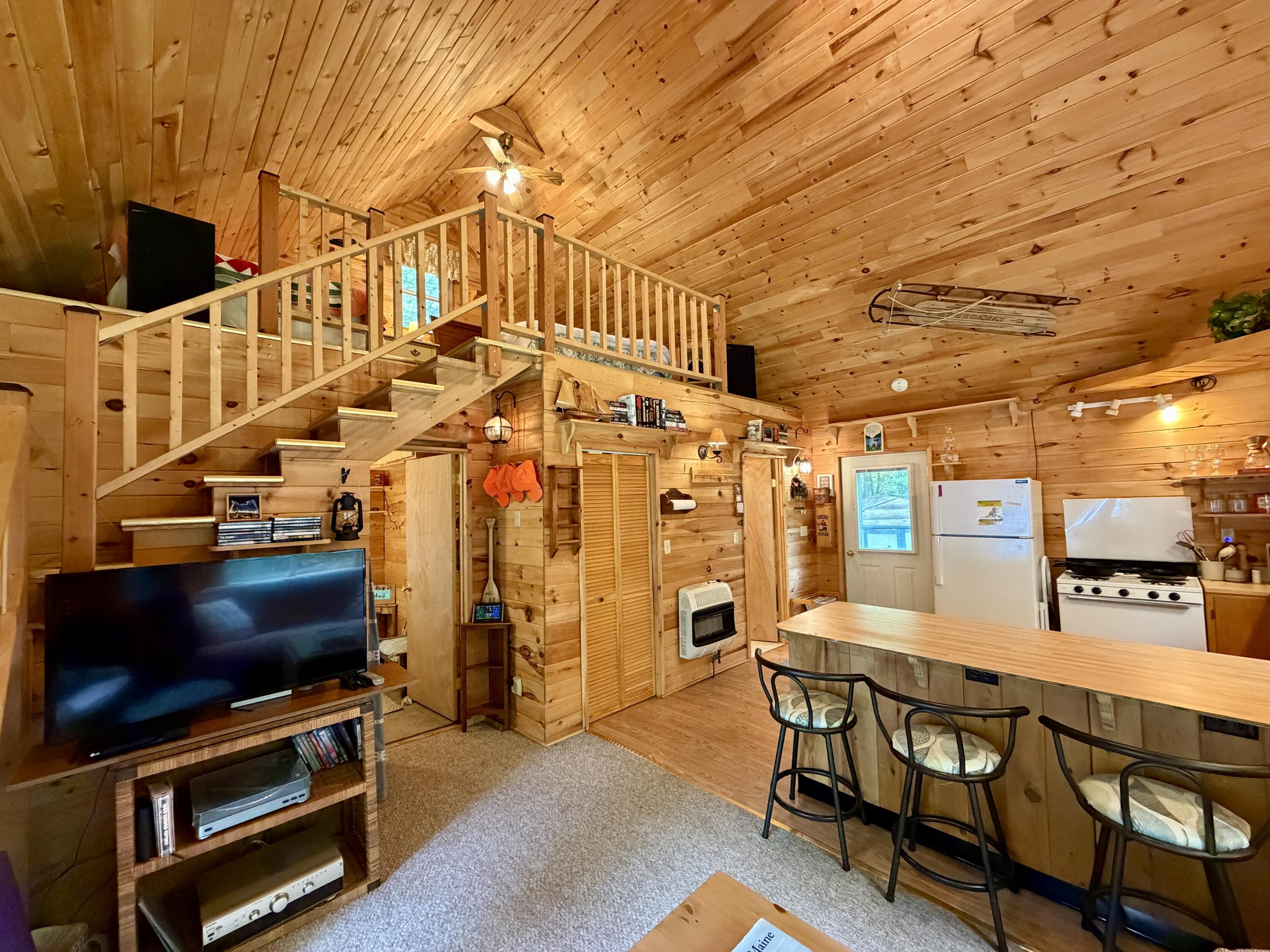 561 Lakeview Road Topsfield, ME 04490 - Photo 14 of 41 Living Room