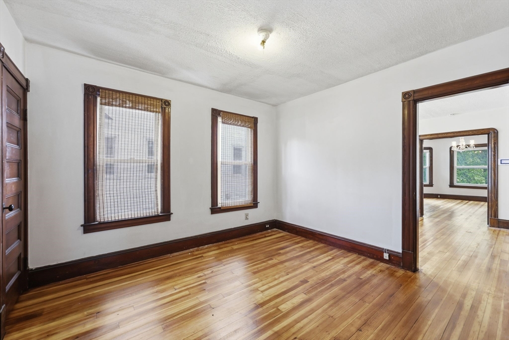 181-183 Northampton Avenue Springfield, MA 01109 - Photo 20 of 40