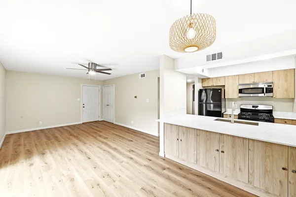 $1,600 | 7801 Shoal Creek Boulevard, Unit 140, Austin, TX 78757