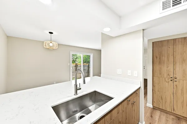 $1,600 | 7801 Shoal Creek Boulevard, Unit 140, Austin, TX 78757