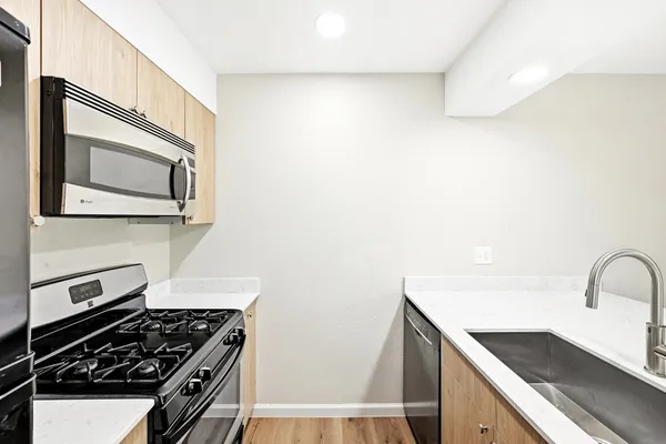 $1,600 | 7801 Shoal Creek Boulevard, Unit 140, Austin, TX 78757