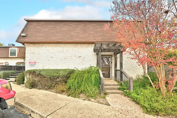 $1,600 | 7801 Shoal Creek Boulevard, Unit 140, Austin, TX 78757