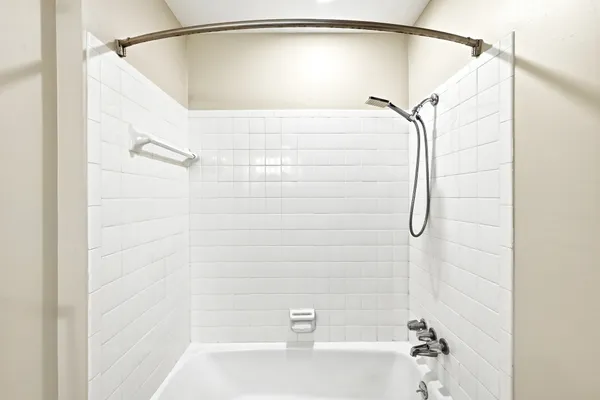 $1,600 | 7801 Shoal Creek Boulevard, Unit 140, Austin, TX 78757