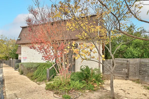 $1,600 | 7801 Shoal Creek Boulevard, Unit 140, Austin, TX 78757