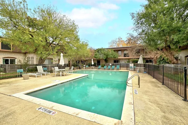 $1,600 | 7801 Shoal Creek Boulevard, Unit 140, Austin, TX 78757