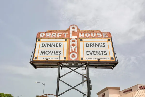 $1,600 | 7801 Shoal Creek Boulevard, Unit 140, Austin, TX 78757