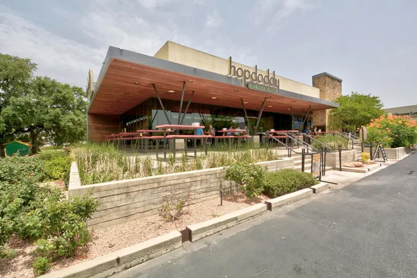 $1,600 | 7801 Shoal Creek Boulevard, Unit 140, Austin, TX 78757