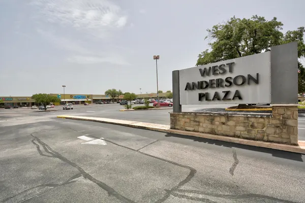 $1,600 | 7801 Shoal Creek Boulevard, Unit 140, Austin, TX 78757