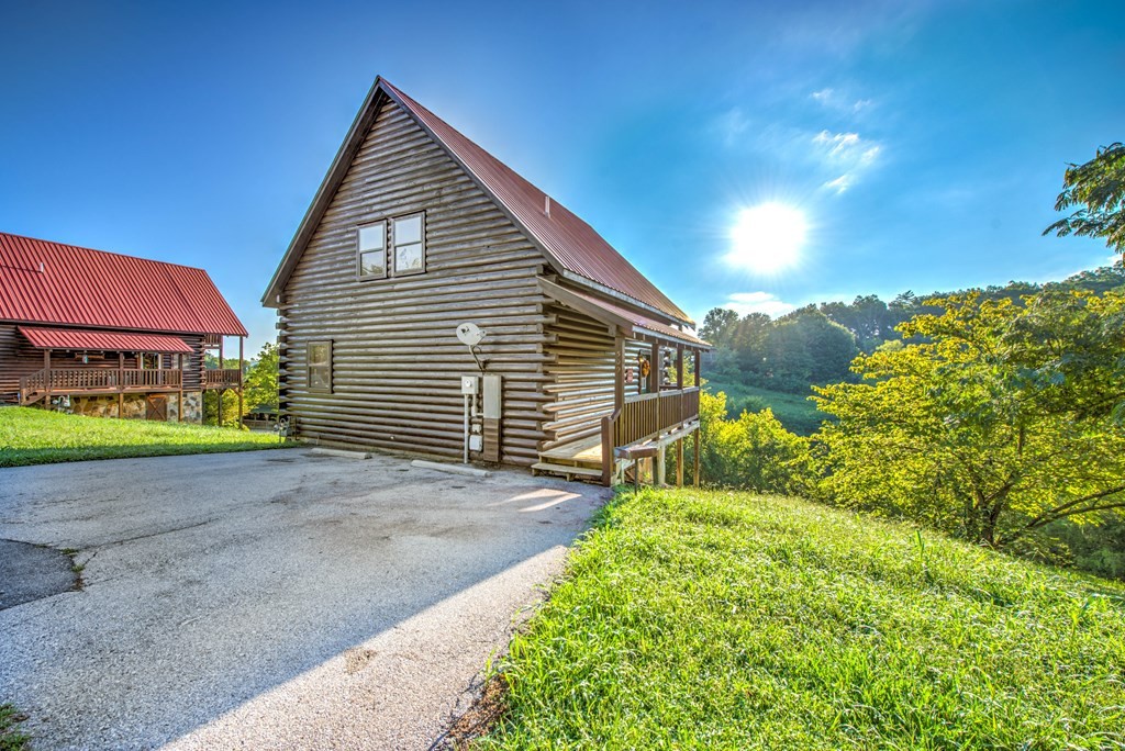 509 Hideaway Ridge Circle Sevierville, TN 37862 - Photo 2 of 19 Gallery Image 2