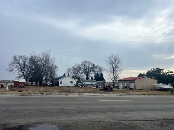 $59,900 | 40980 Highway 49, Rankin, IL 60960