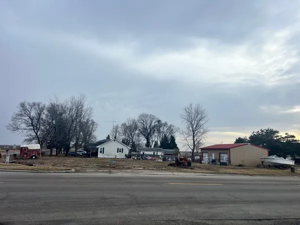 $59,900 | 40980 Highway 49, Rankin, IL 60960