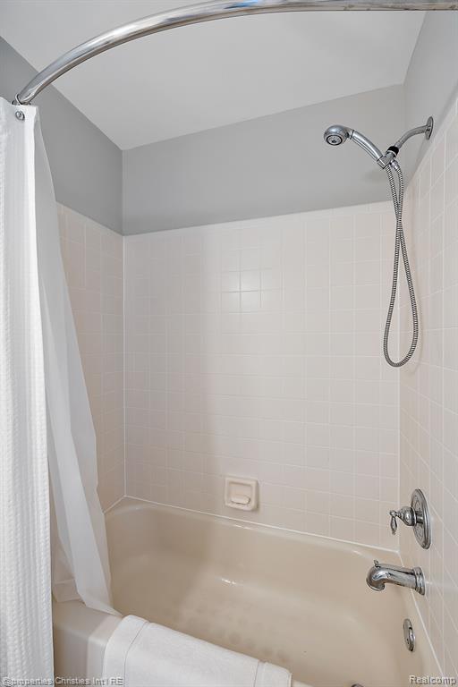 2262 Preserve Lane Rochester Hills, MI 48309 - Photo 45 of 67 Gallery Image 45