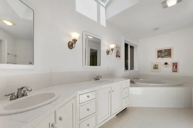 $950,000 | 58 Kearsarge Road, New London, NH 03257