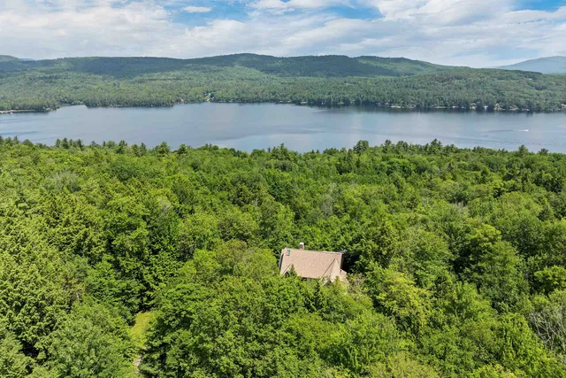 $950,000 | 58 Kearsarge Road, New London, NH 03257