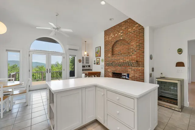 $950,000 | 58 Kearsarge Road, New London, NH 03257