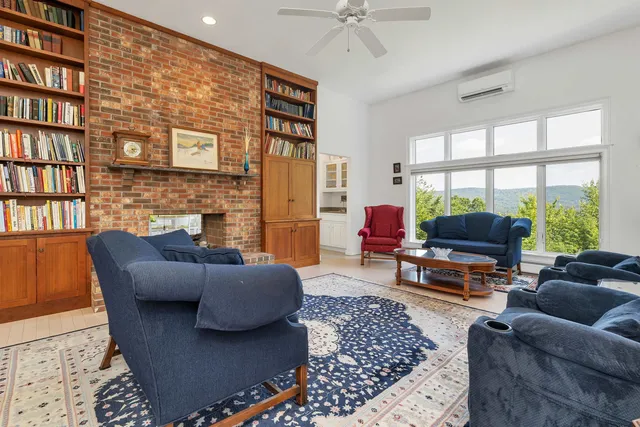 $950,000 | 58 Kearsarge Road, New London, NH 03257