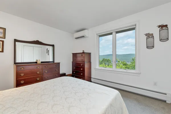 $899,000 | 58 Kearsarge Road, New London, NH 03257
