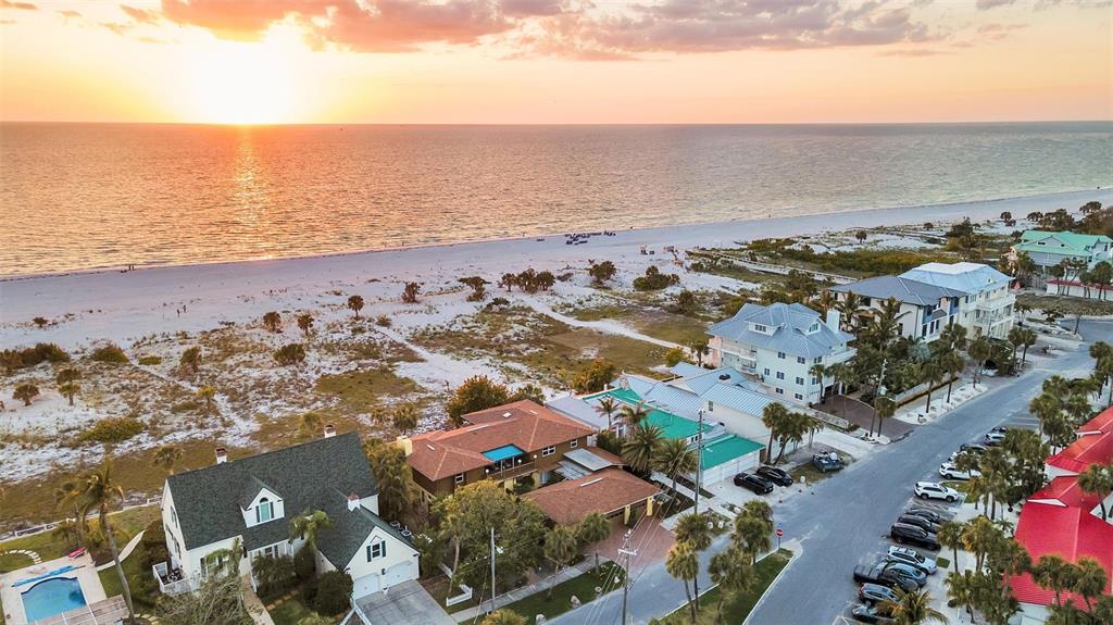 1058 Eldorado Avenue Clearwater Beach, FL 33767 - Photo 23 of 100