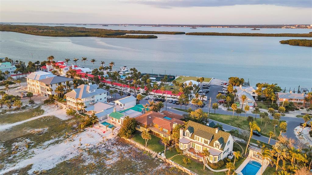 1058 Eldorado Avenue Clearwater Beach, FL 33767 - Photo 29 of 100