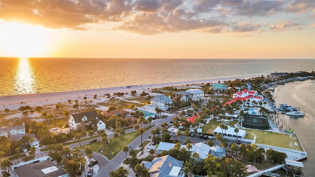 1058 Eldorado Avenue Clearwater Beach, FL 33767 - Photo 33 of 100