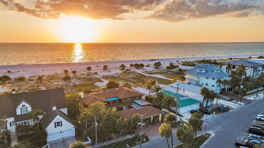 1058 Eldorado Avenue Clearwater Beach, FL 33767 - Photo 37 of 100