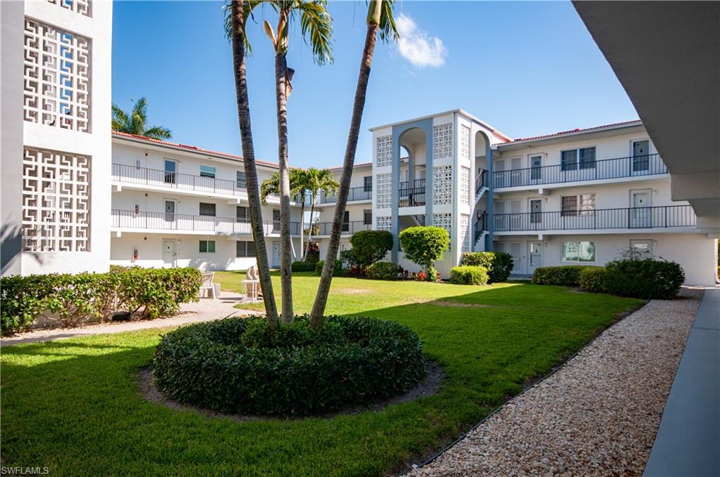5 High Point Circle West, Unit 104 Naples, FL 34103 - Photo 17 of 40