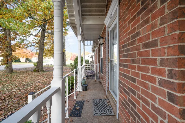 a view of a pathway both side of building