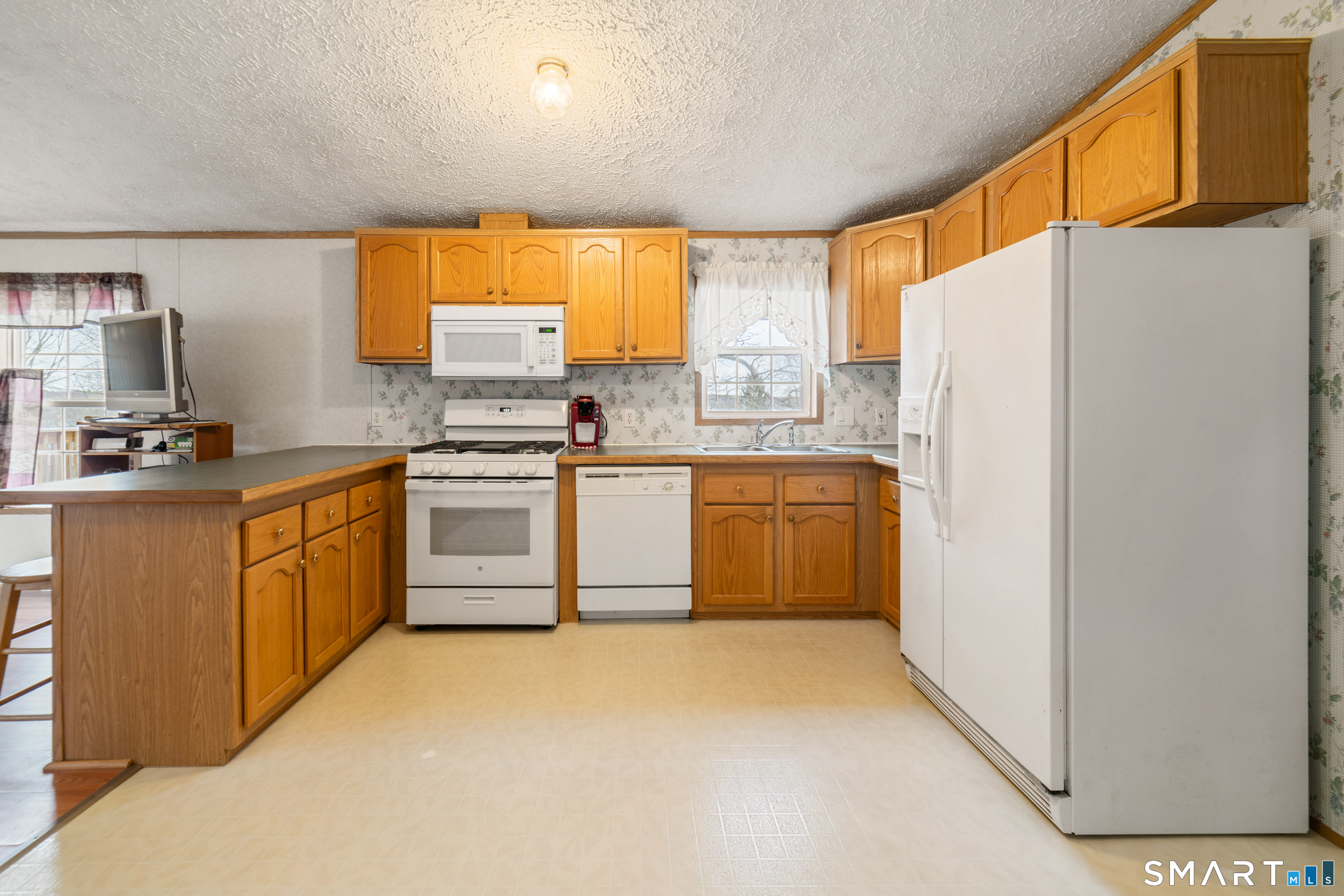 55 Mountainview Road East Hampton, CT 06424 - Photo 12 of 31